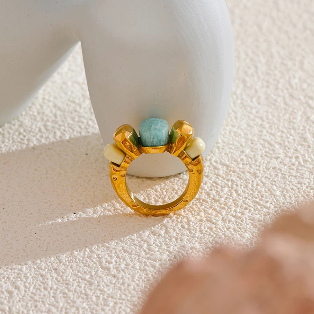 Anel Pedra Amazon Folheado a Ouro