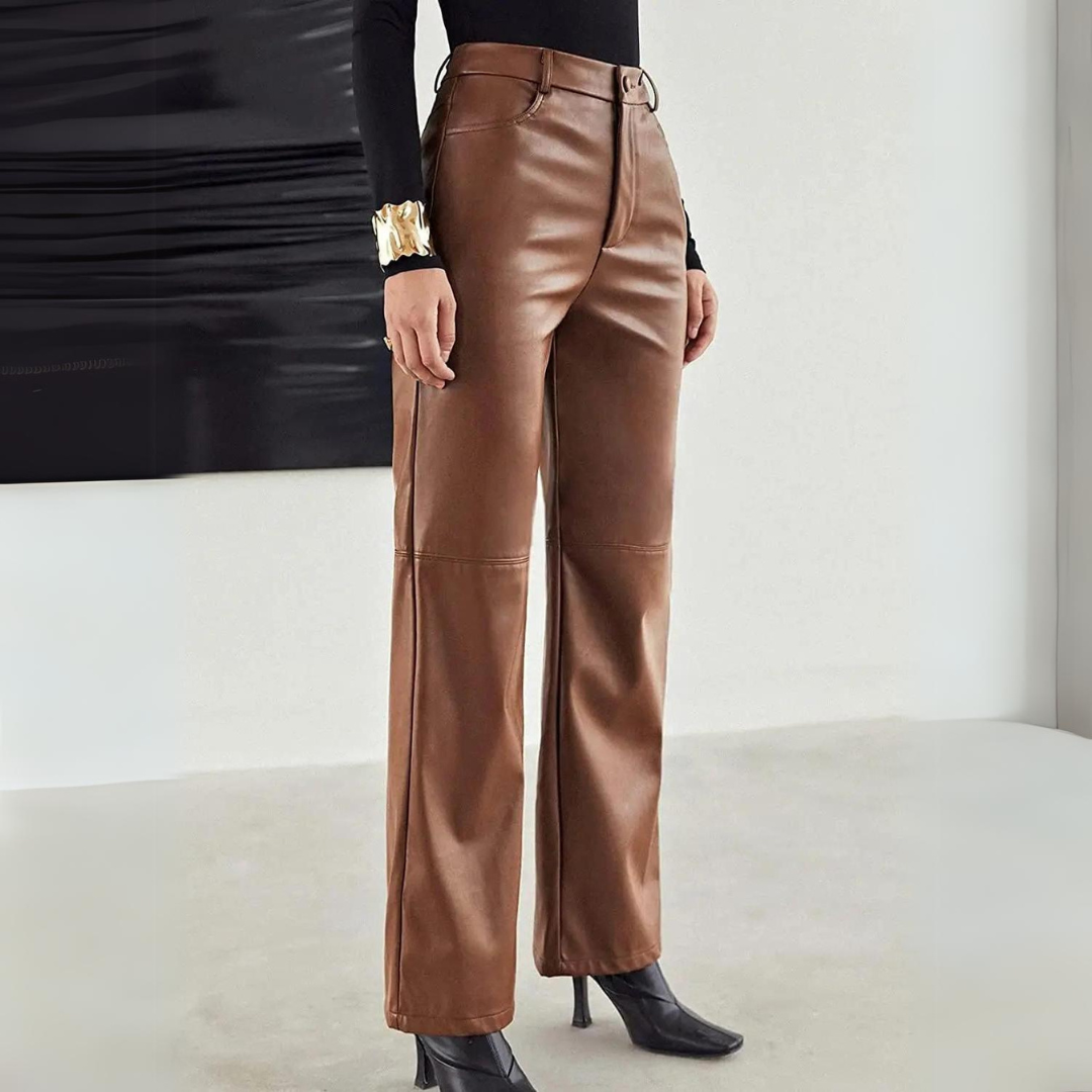 Calça Reta em Courino