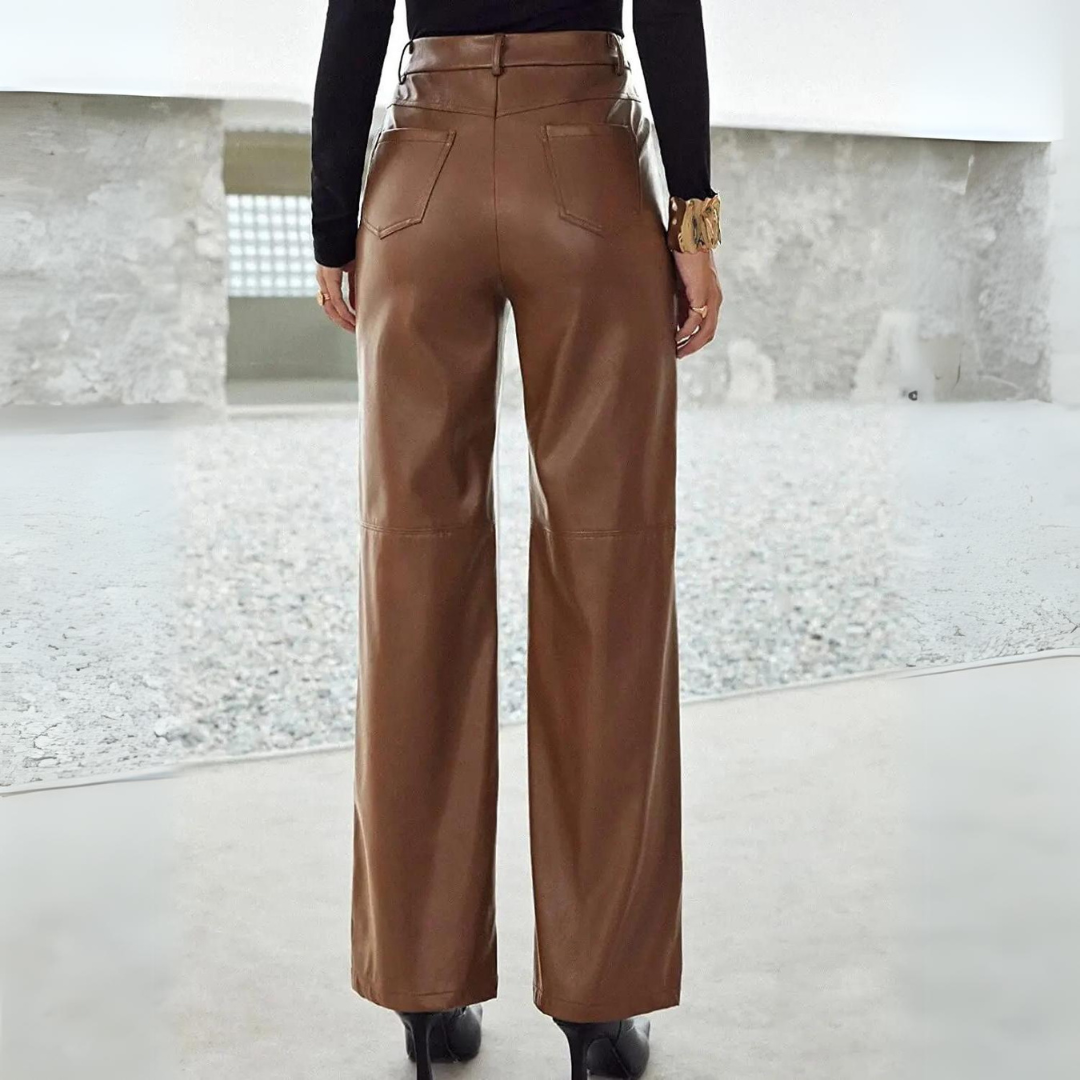 Calça Reta em Courino