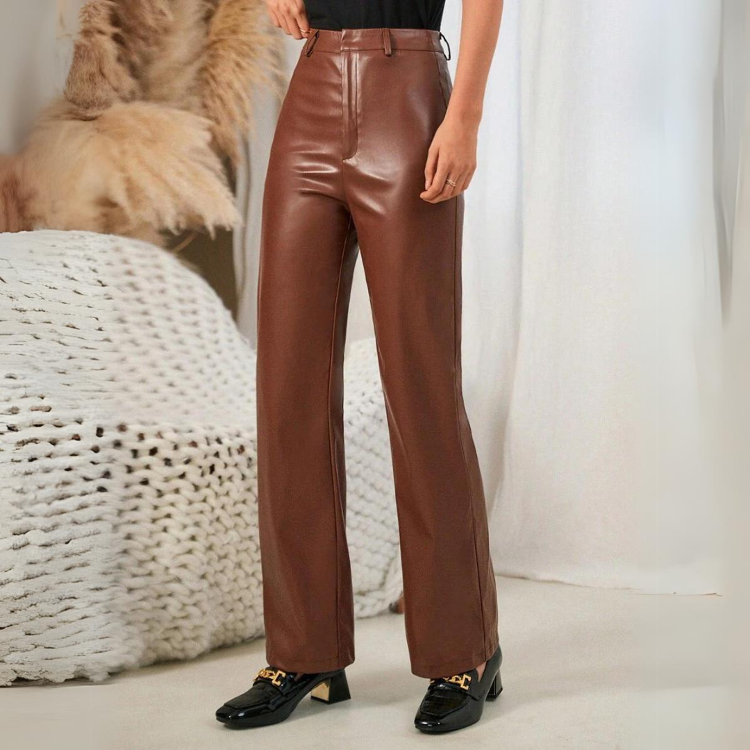 Calça Reta em Courino