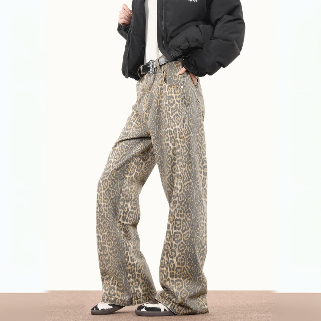 Calça Jeans Oversized Leopard Print