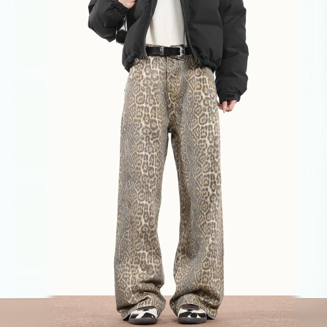 Calça Jeans Oversized Leopard Print