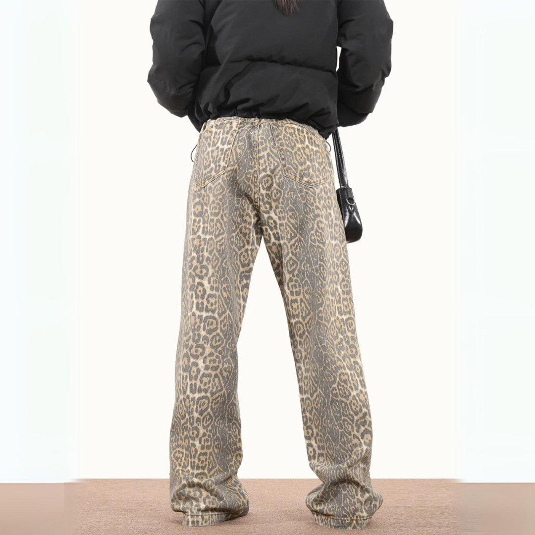 Calça Jeans Oversized Leopard Print