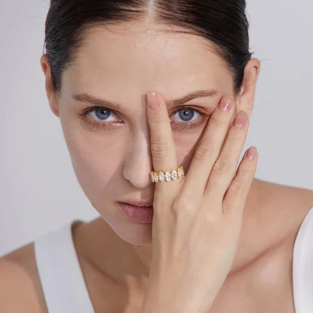 Anel Ajustável com Zircônias Cúbicas