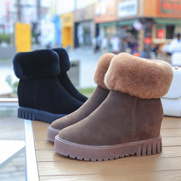 Bota Chelsea Tratorada Peluciada