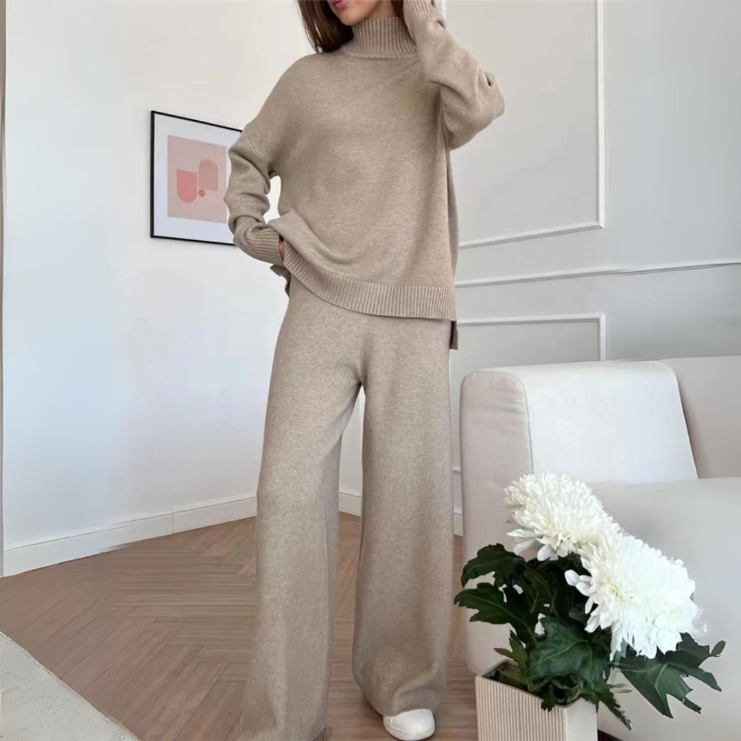 Conjunto Feminino de Malha com Gola Alta