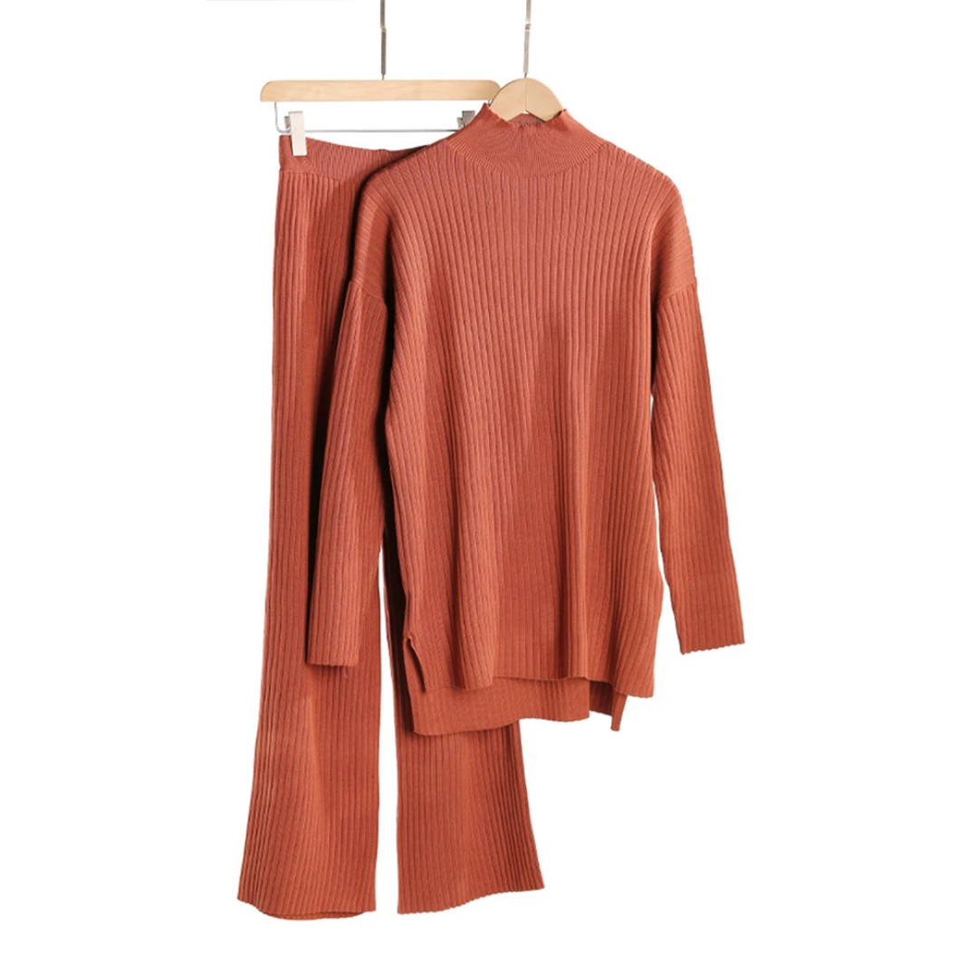 Conjunto Feminino de Malha com Gola Alta