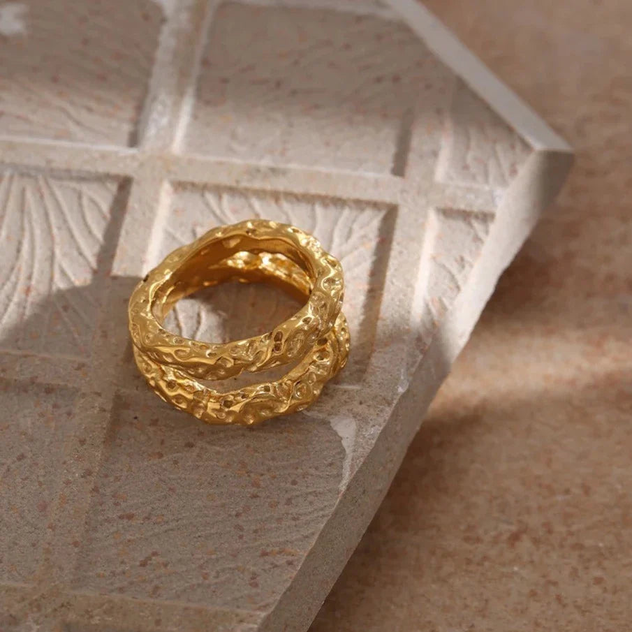 Anel Duplo Texturizado Folheado a Ouro 18K