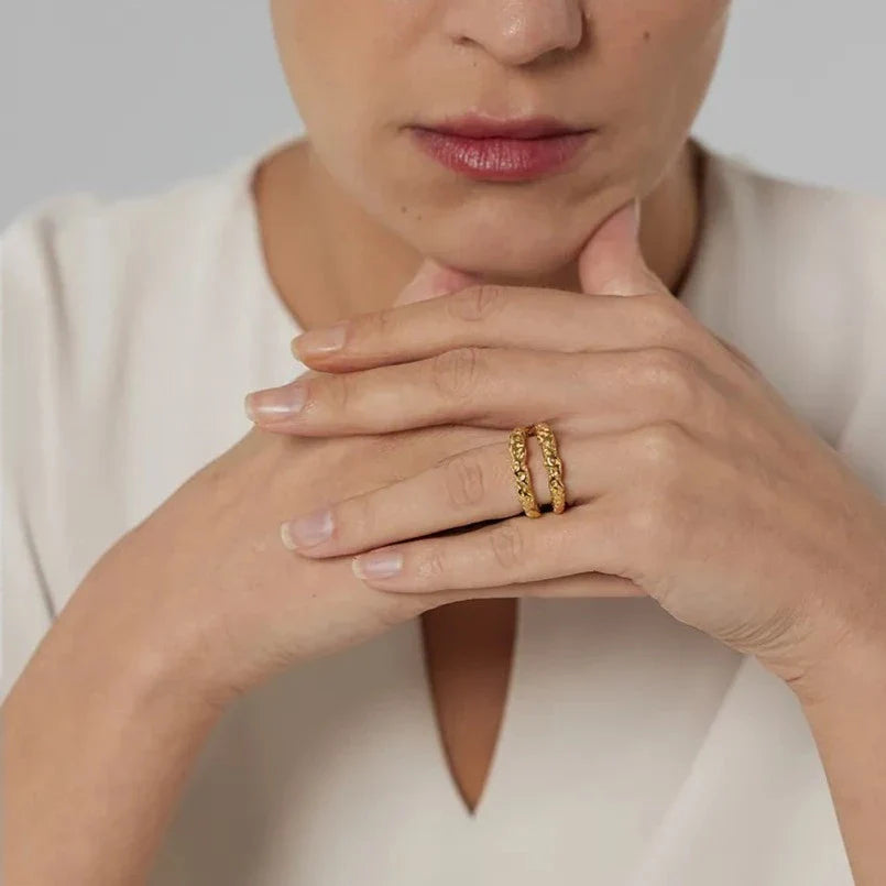 Anel Duplo Texturizado Folheado a Ouro 18K