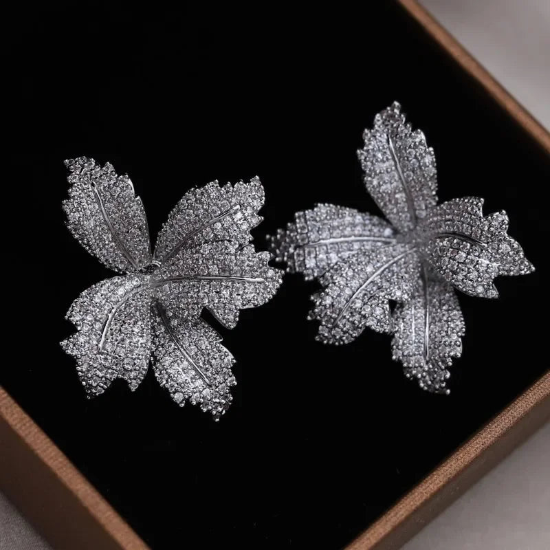 Brinco Pétalas de Flores Zircônia Cúbica