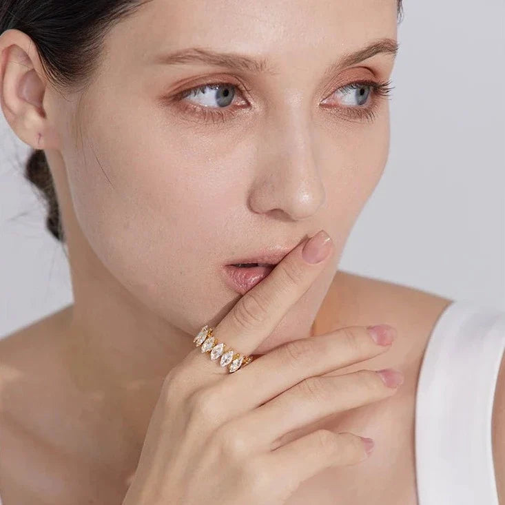 Anel Ajustável com Zircônias Cúbicas