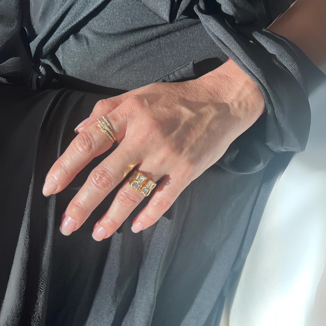 Anel de Zircônia Retangular Folheado a Ouro