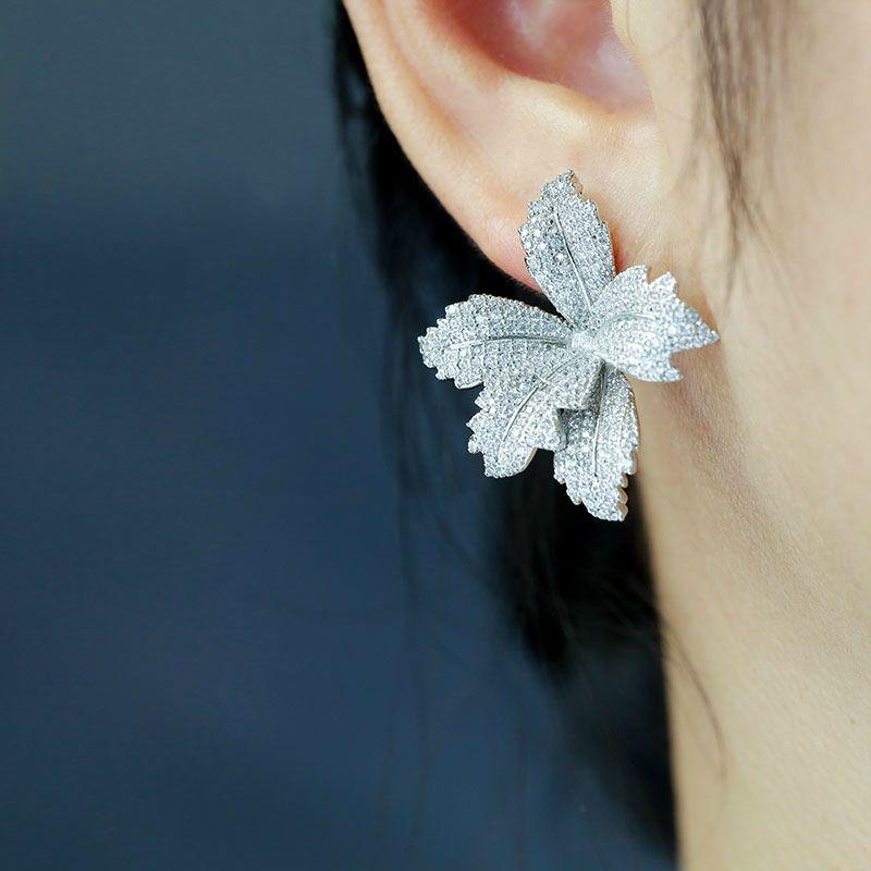 Brinco Pétalas de Flores Zircônia Cúbica