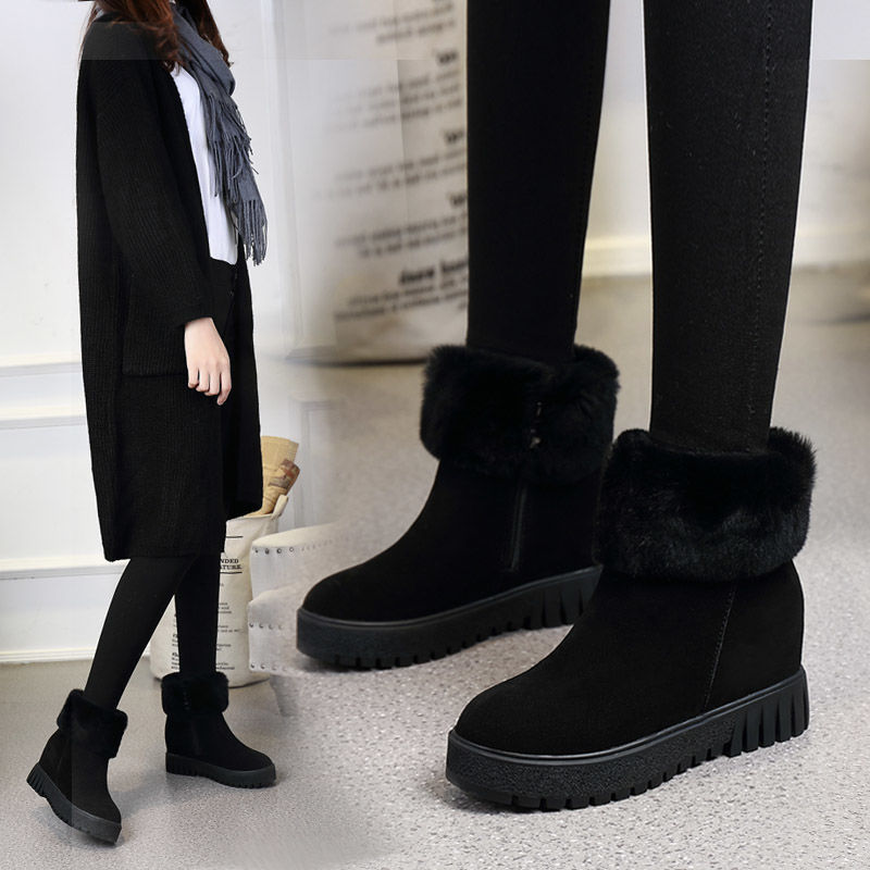 Bota Chelsea Tratorada Peluciada