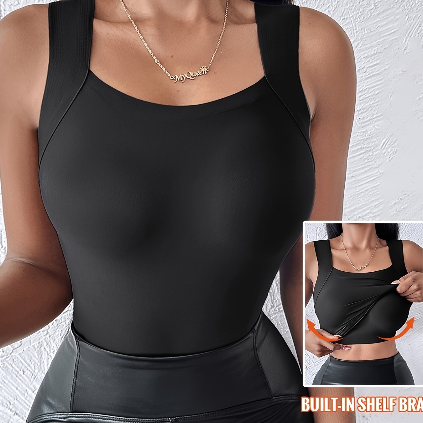 Seamless Base Layer Tank Top for a Slim Fit And Skin-Enhancing Effect.