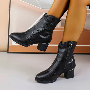 Bota Feminina Italiana em Couro Peluciada