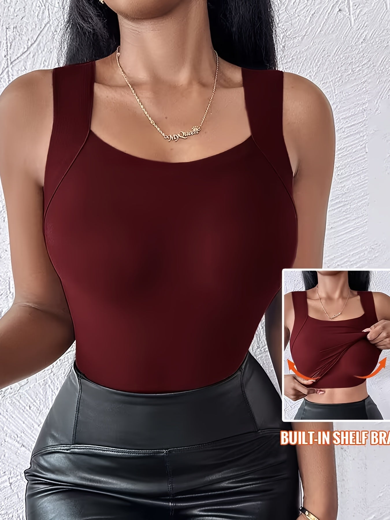 Seamless Base Layer Tank Top for a Slim Fit And Skin-Enhancing Effect.
